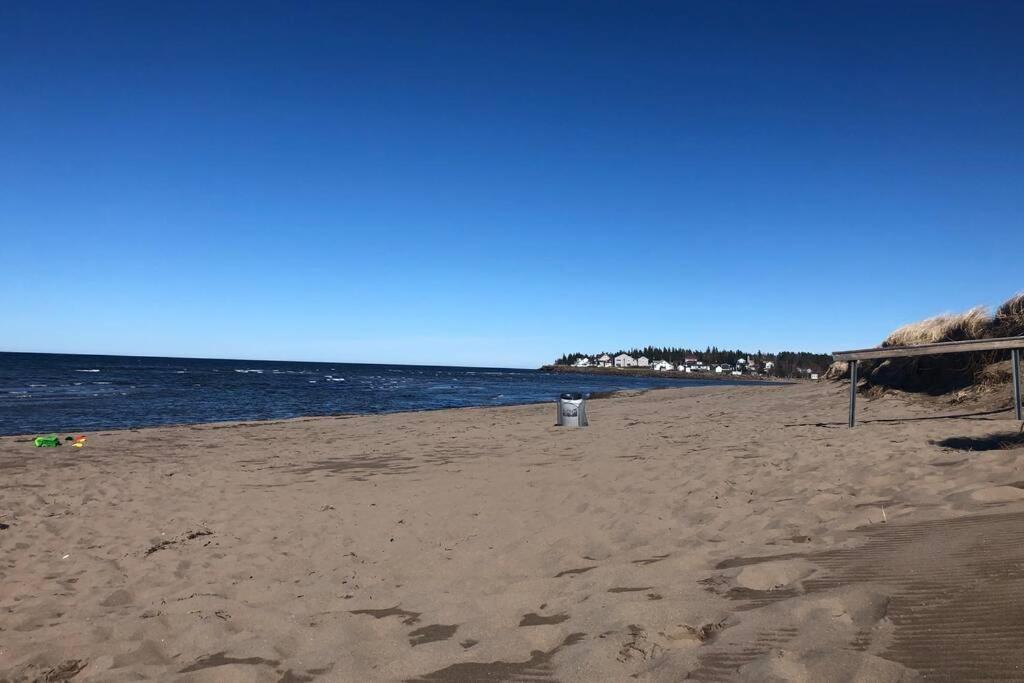 Cozy Chalet Near The Beach Shediac Exteriör bild